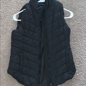 Aeropostale black vest